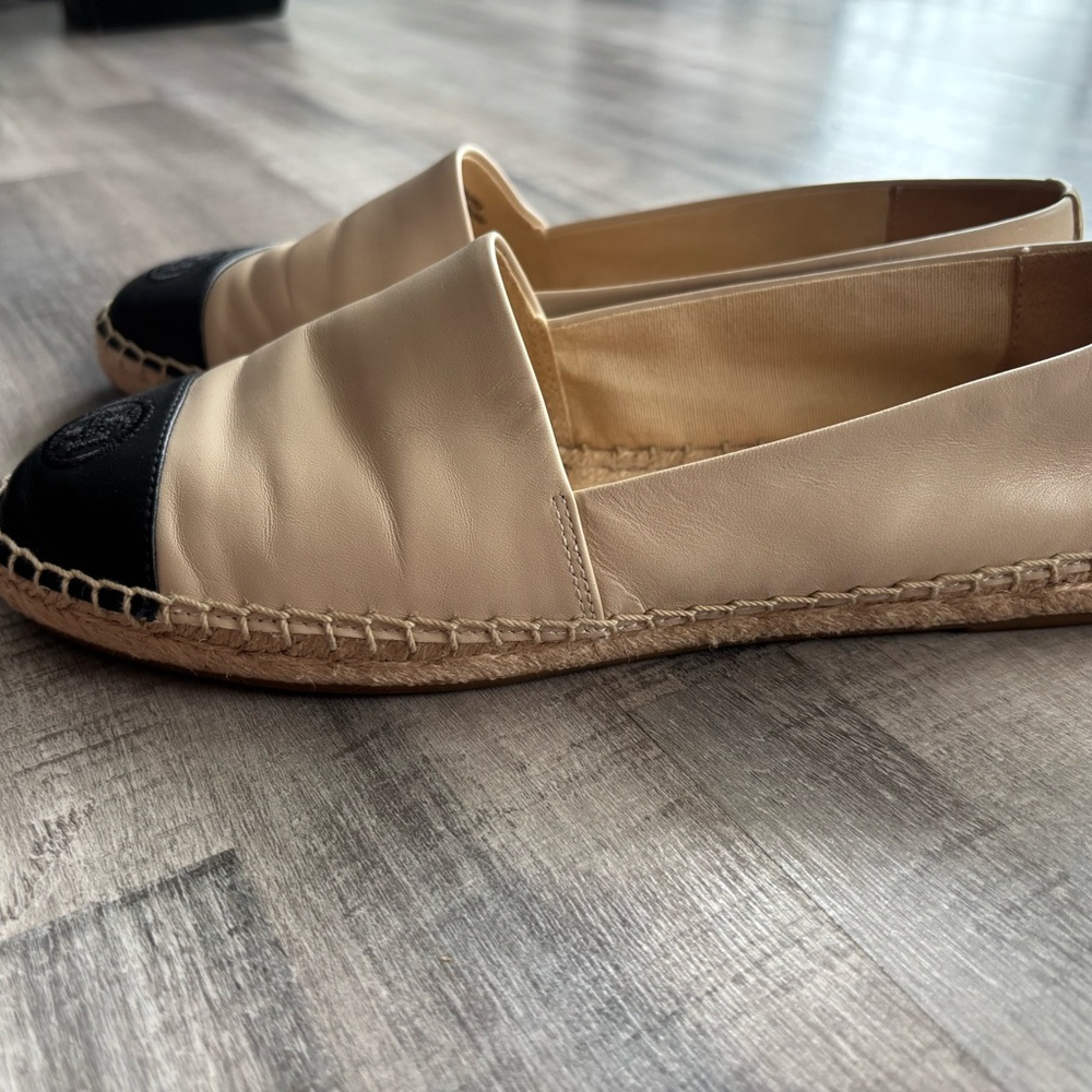 Tory Burch Women's Cream and Black Espadrilles - Picture 2 of 4
